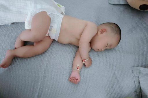石狮宝宝高烧怎么处理